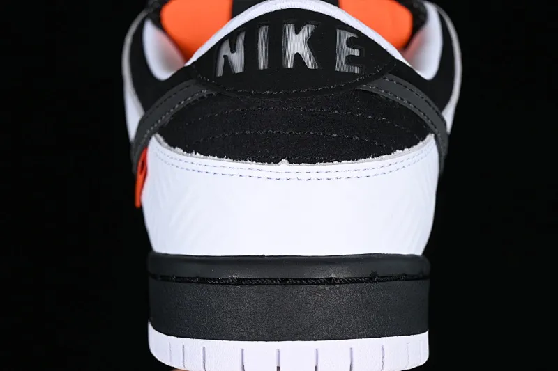 All categories Nk SB Dunk Series Nk SB Dunk Low low-top sneakers Tightbooth x Nk SB Dunk joint model Inverted Panda SB low-top casual sports skateboard shoes FD2629-100